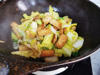 17、白菜炒豆腐,快速翻炒均匀即可上桌