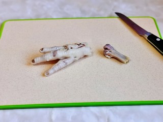 10、无骨鸡爪,用手扭一下骨头就下来啦!