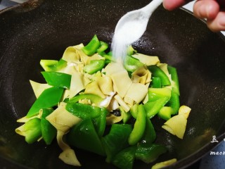 16、青椒炒豆皮,白糖