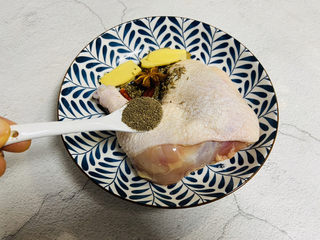 7、电饭煲焖鸡,黑胡椒粉