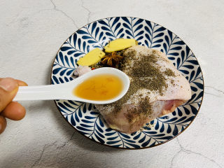 8、电饭煲焖鸡,2勺料酒