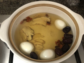 15、糖水鸡蛋➕四物煲红糖鸡蛋,搅拌均匀，就可以吃了