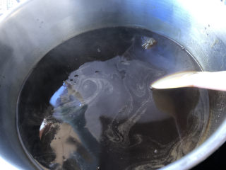 12、玫瑰阿胶糕,期间不停地搅拌,以防糊底。