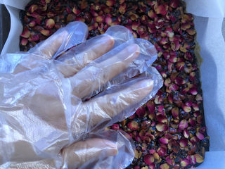 21、玫瑰阿胶糕,略微地按压平整。