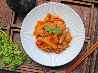 12、咸蛋黄焗南瓜,南瓜是面面的，蛋黄是香香的，裹着的面糊是炸得酥酥的，软嫩可口