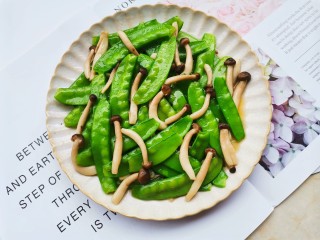 15、荷兰豆炒菌菇,好吃到～