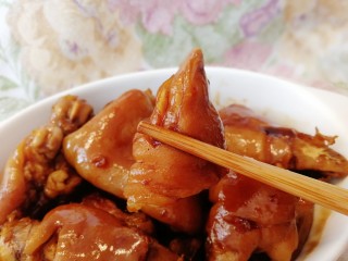 15、啤酒炖猪蹄,来一块