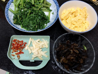 19、茼蒿炒鸡蛋➕最是一年春好处,全部食材准备好
