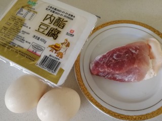 1、过桥豆腐,主料