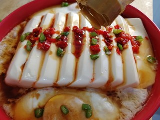 13、过桥豆腐,根据自己口味加香油增香。