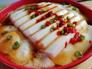 14、过桥豆腐,咸鲜适口。