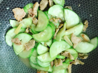 13、丝瓜肉片,丝瓜出水了