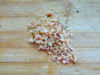 12、玉米面荠菜鸡蛋馅煎饺,海米切碎