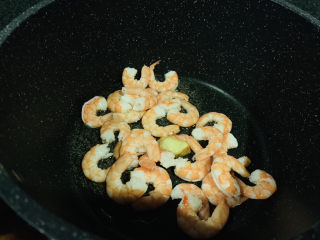 7、丝瓜炒虾仁,加虾仁