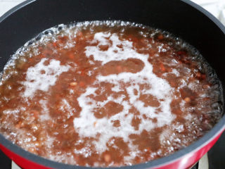 4、红豆桂圆红枣枸杞小丸子,大火煮开