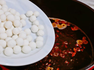 12、红豆桂圆红枣枸杞小丸子,加入小丸子