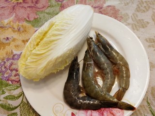 1、虾仁娃娃菜,准备娃娃菜一颗，明虾。