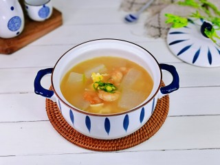 14、冬瓜鸡蛋汤,盛出装盘，撒上葱花。