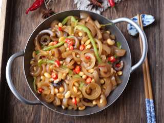 10、香辣猪皮黄豆,软糯好吃，很入味哦。