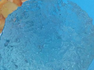 2、养颜木瓜炖雪燕,泡好的样子。