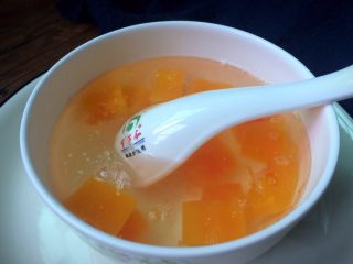 13、养颜木瓜炖雪燕,既养颜又润燥。