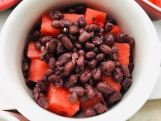 9、红豆牛奶西瓜冰,再一层红豆。