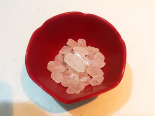 4、苹果小米粥,冰糖