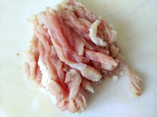 5、炒三丝,猪肉切丝