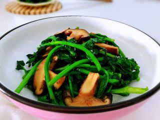 8、油菜香菇,成品。