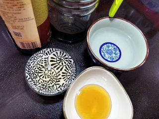 4、照烧鸭腿,蜂蜜，味琳，水