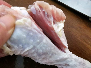 5、照烧鸭腿,鸡腿肉划开