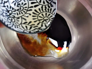 16、照烧鸭腿,生抽，老抽 加入味琳