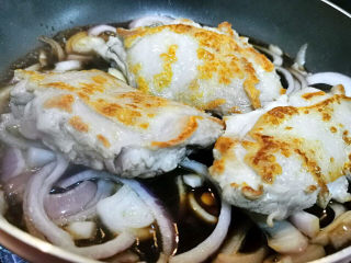 21、照烧鸭腿,把鸡腿肉放进来