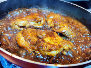 22、照烧鸭腿,大火烧开，烧至上色