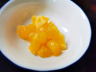 11、橙香红糟鸭脯,切小丁