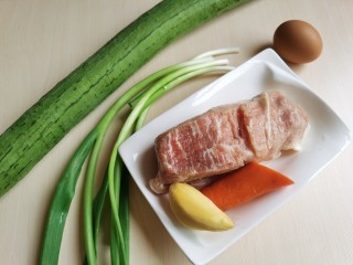 1、丝瓜酿肉,准备所需食材。