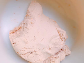 2、红薯圆子,揉成团