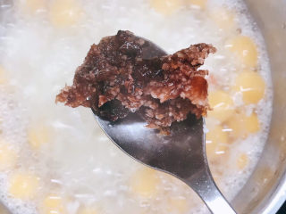 7、红薯圆子,舀上玫瑰花酿、白糖