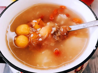 10、红薯圆子,装入容器中