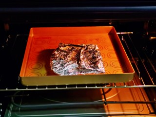 11、孜然排骨,入烤盘，上下200度烤20分钟。