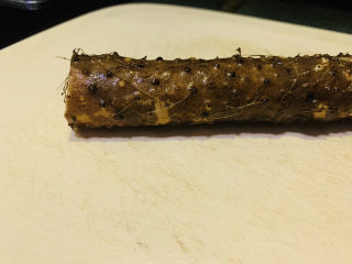 2、山药枸杞粥,洗净