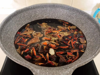 21、香辣卤鸡爪,大火烧开后煮8分钟