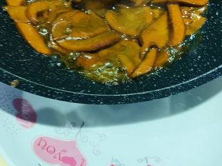 17、炒牛肝菌,翻炒均匀，起锅！