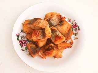 11、干锅千叶豆腐，,煎至两面金黄就出锅