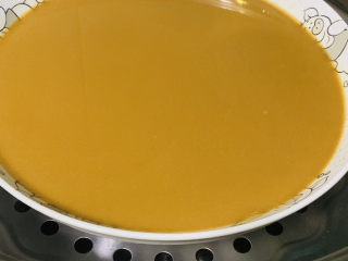 12、红糖马蹄糕,蒸锅水煮沸，放入蒸锅；