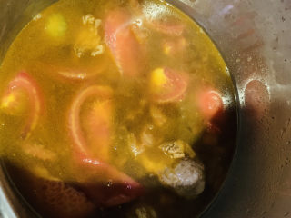 18、番茄牛腩煲,装入高压锅