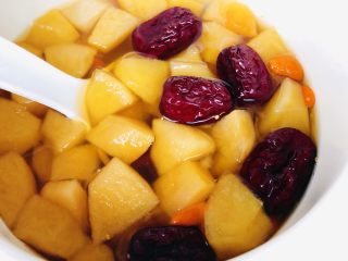 18、苹果雪梨汤,再煮半小时就可以享用啦！