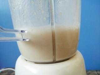 12、原汁皮冻,搅拌成肉皮稀糊