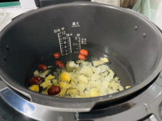 9、苹果银耳红枣汤,水量根據自己喜好添加