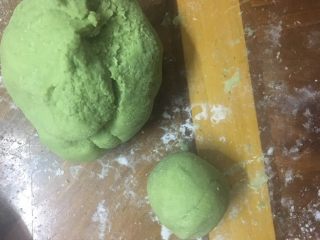 10、青团,像这样分成小剂子